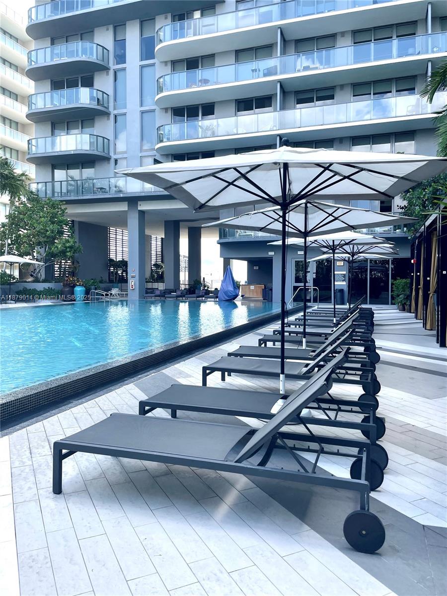 121 NE 34th St # 1215