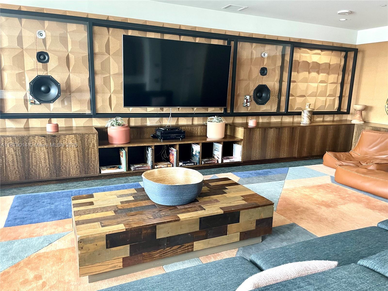 121 NE 34th St # 1215