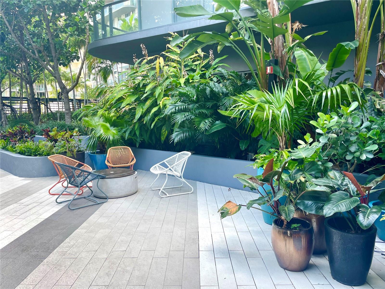 121 NE 34th St # 1215