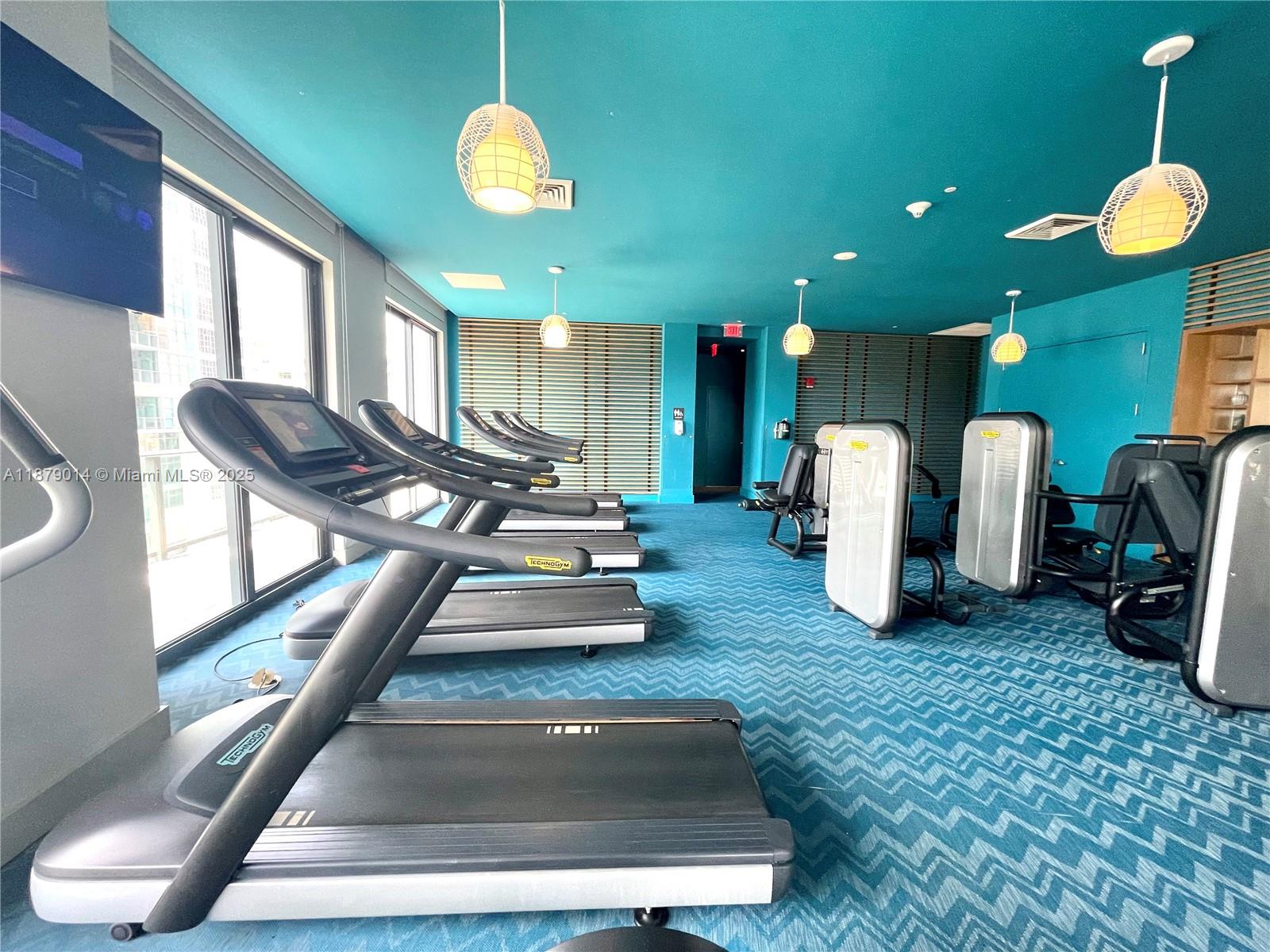 121 NE 34th St # 1215