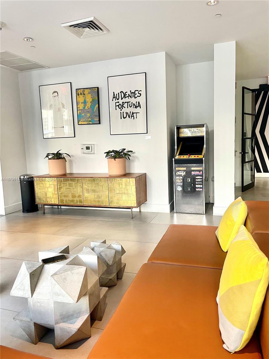 121 NE 34th St # 1215