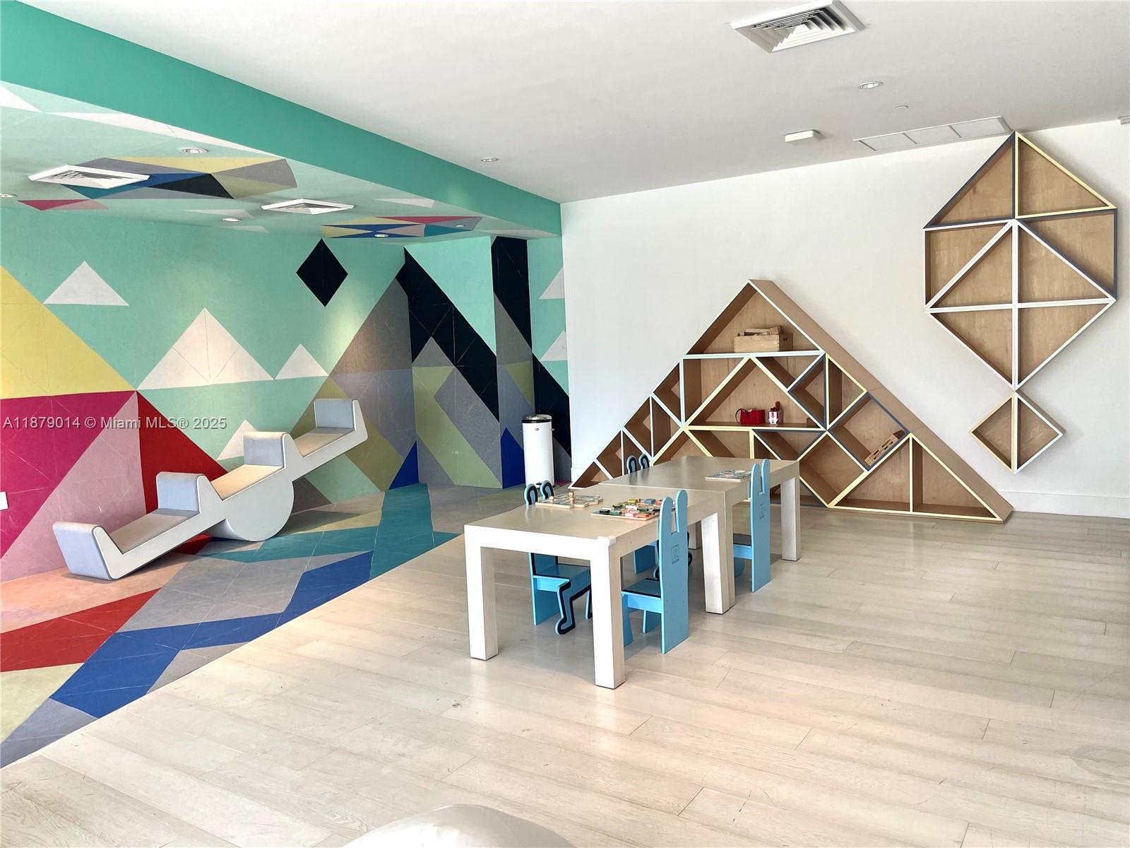 121 NE 34th St # 1215