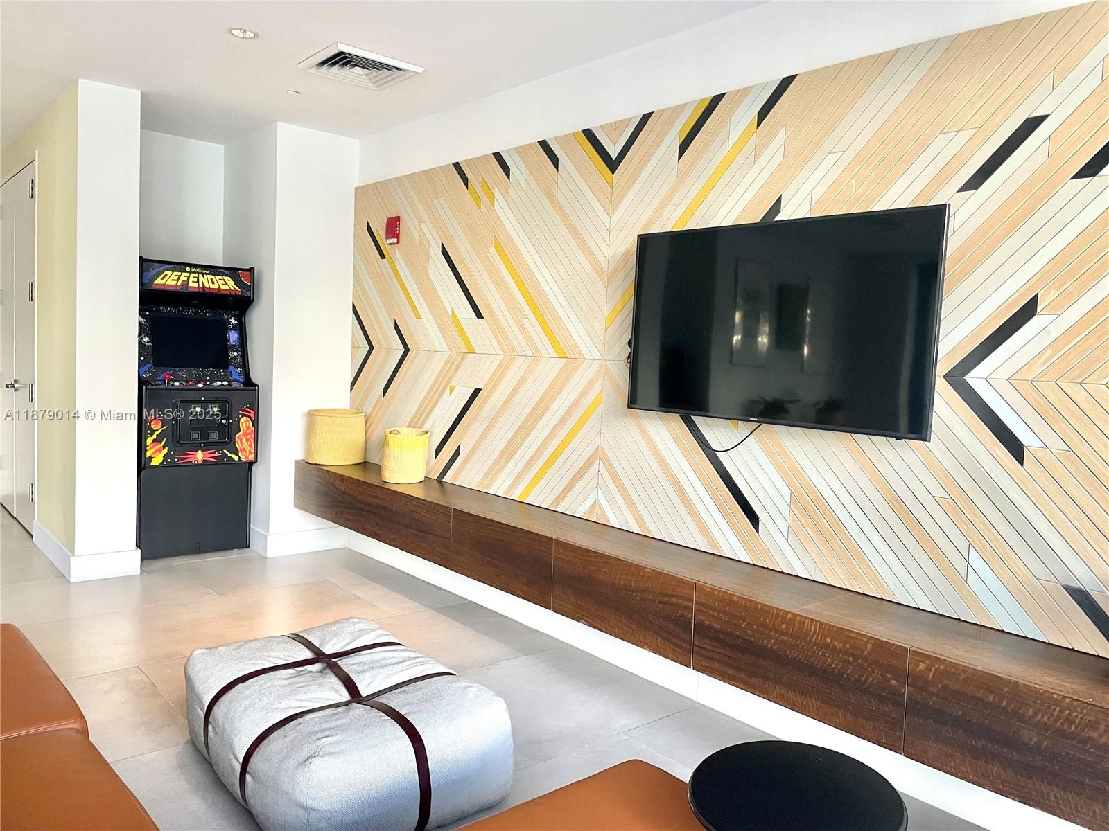 121 NE 34th St # 1215