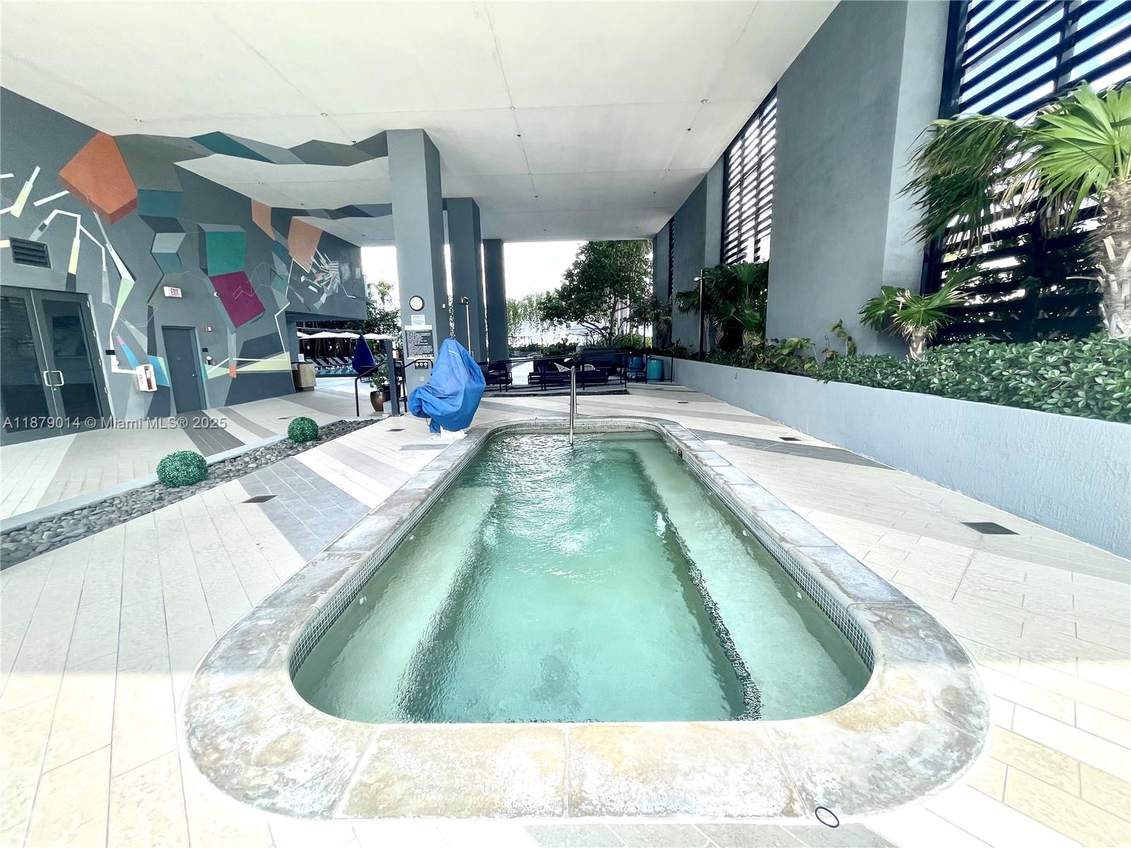 121 NE 34th St # 1215