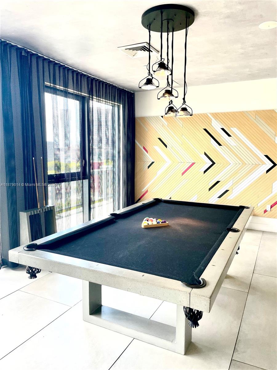 121 NE 34th St # 1215