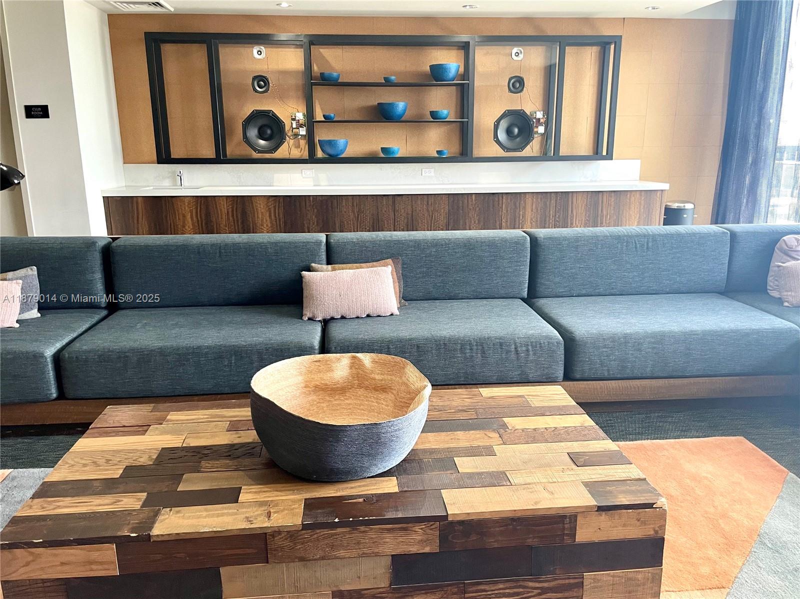 121 NE 34th St # 1215