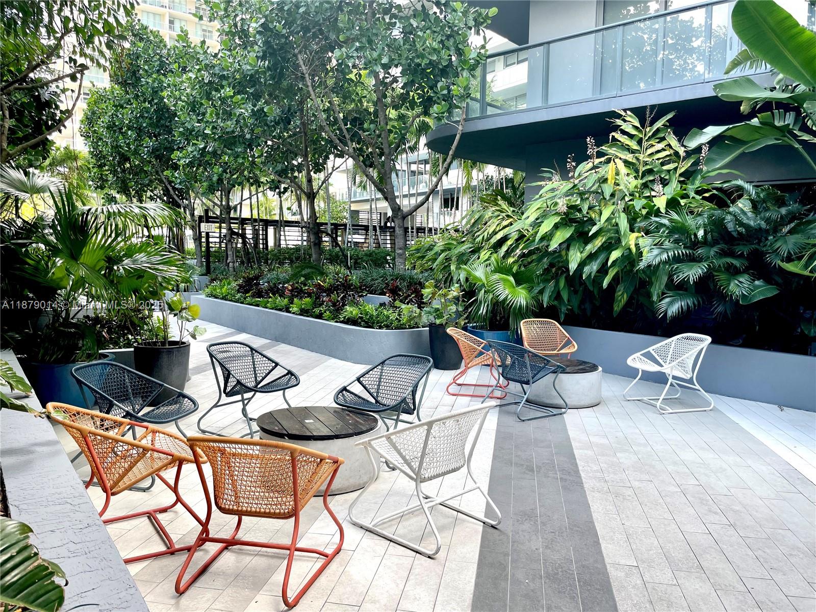 121 NE 34th St # 1215