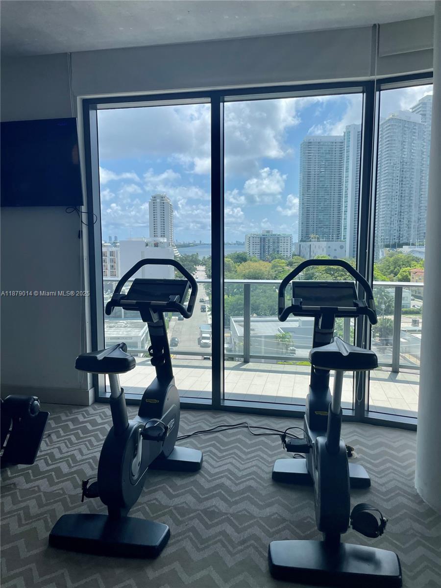 121 NE 34th St # 1215