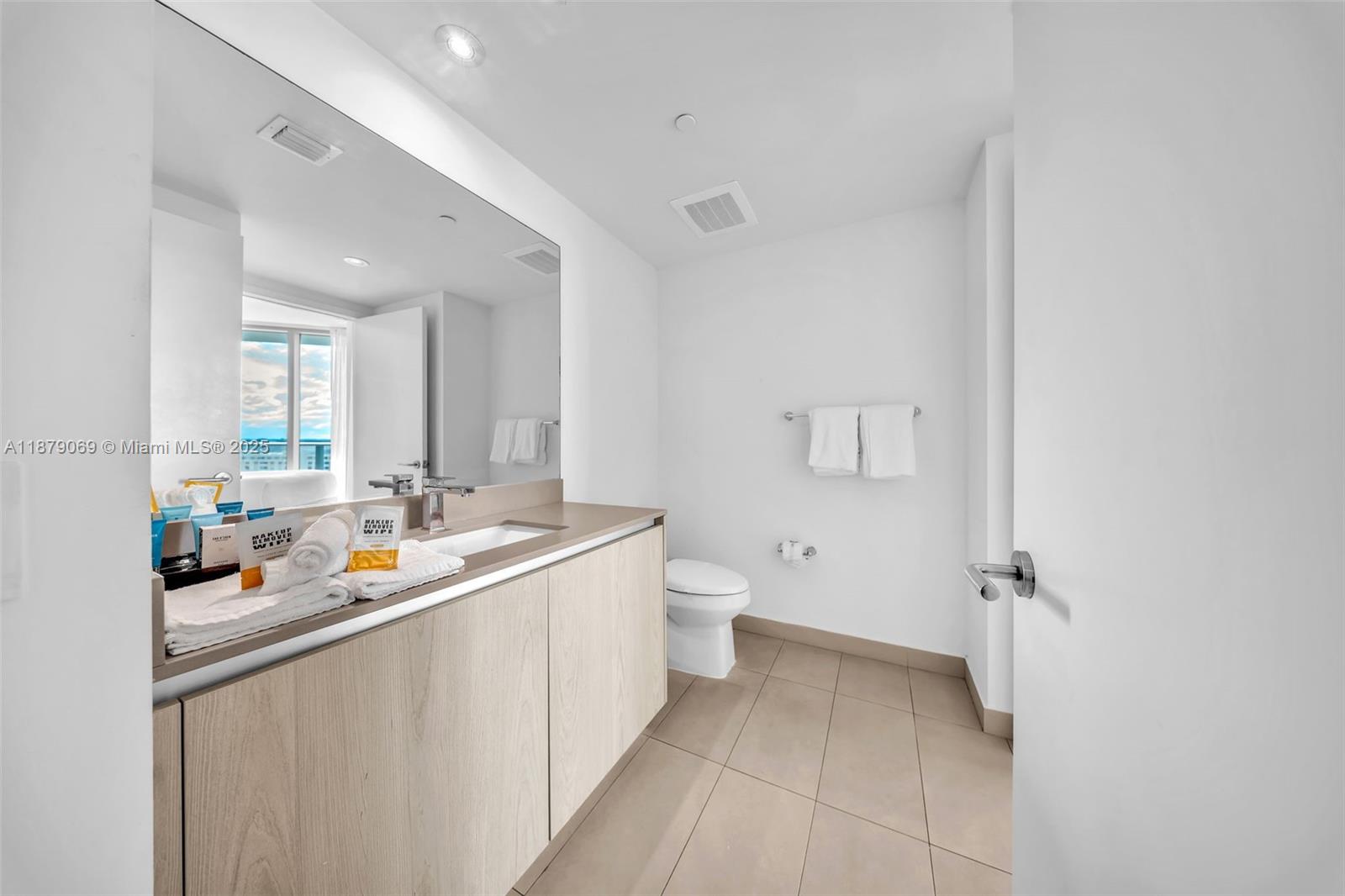 4111 S Ocean Dr # 1611