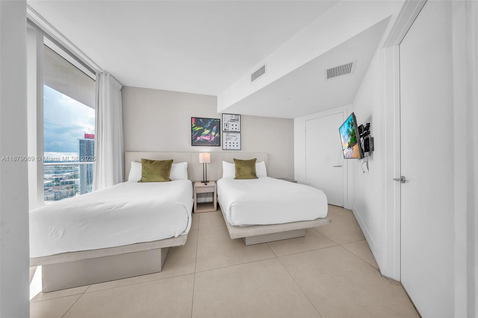 4111 S Ocean Dr # 1611