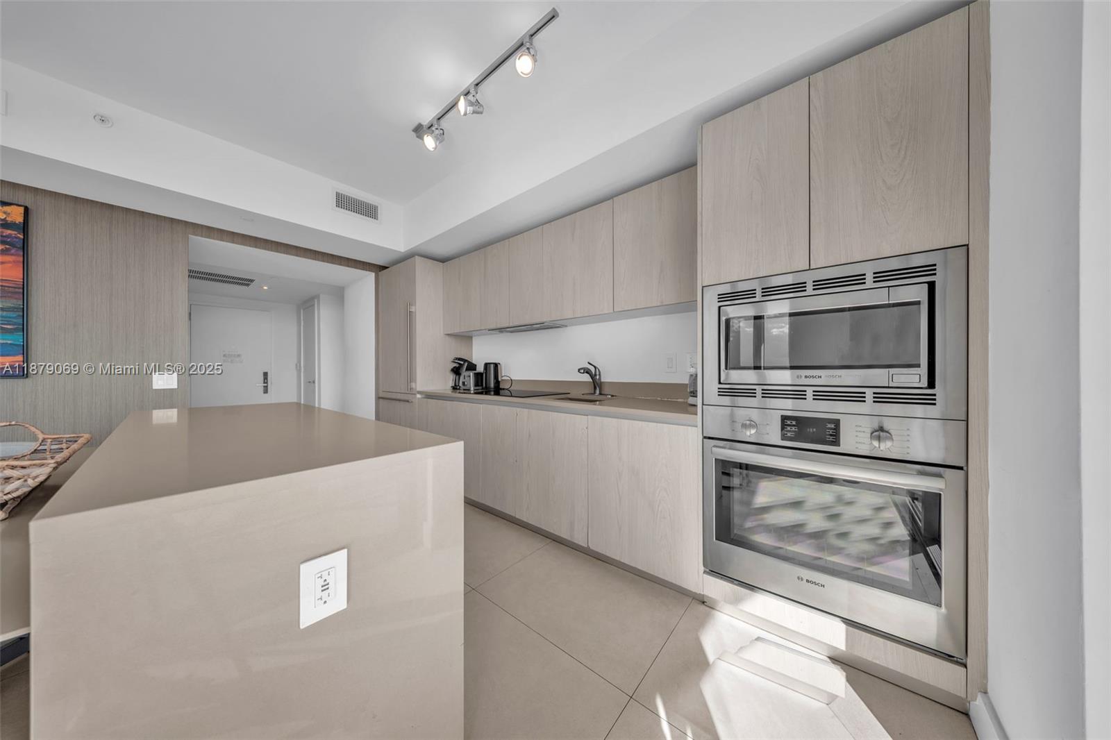 4111 S Ocean Dr # 1611