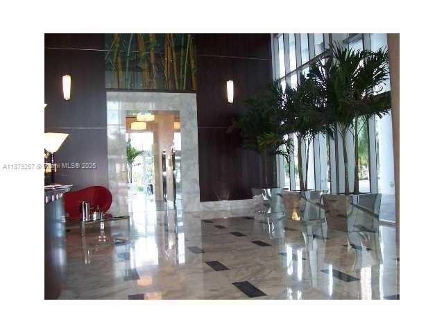 185 SW 7th St # 1909