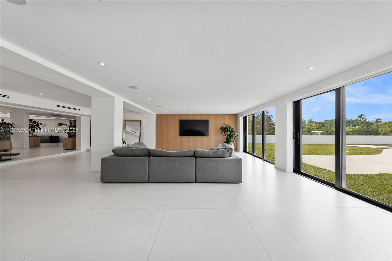 150 NW 123rd Ave