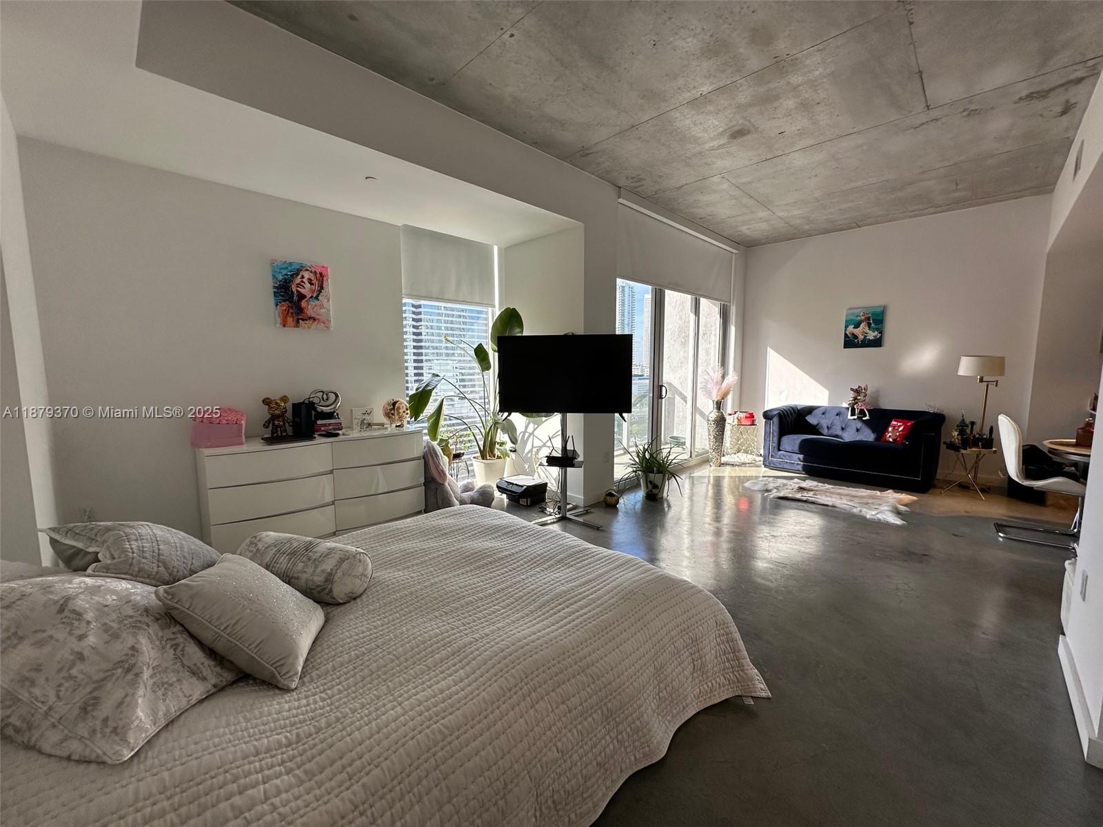 151 SE 1st St # 1209