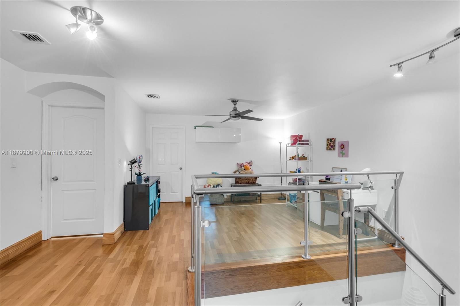 10940 NW 67th St