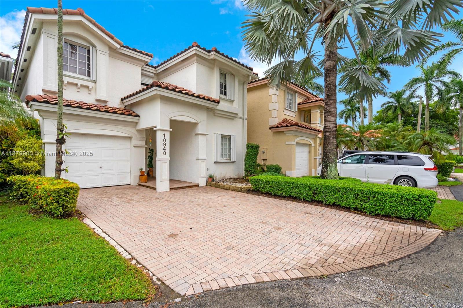 10940 NW 67th St