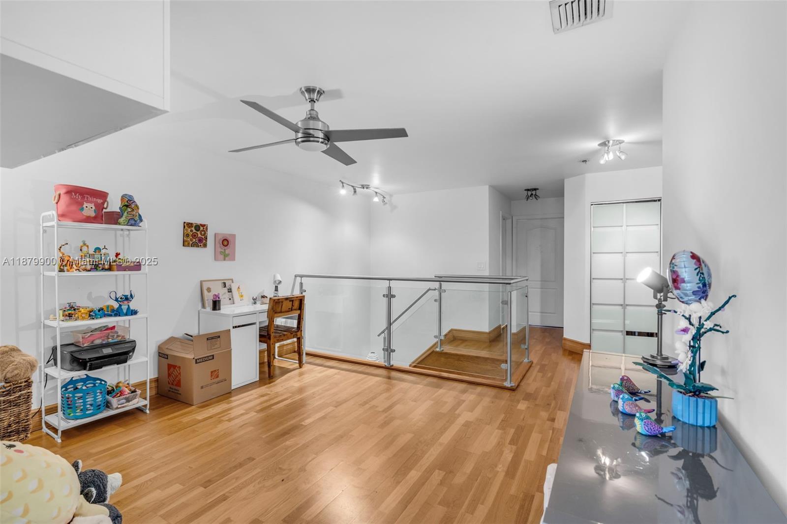 10940 NW 67th St