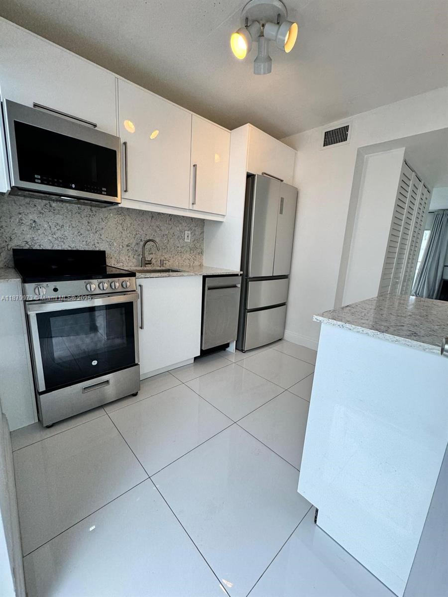 1610 Lenox Ave # 312