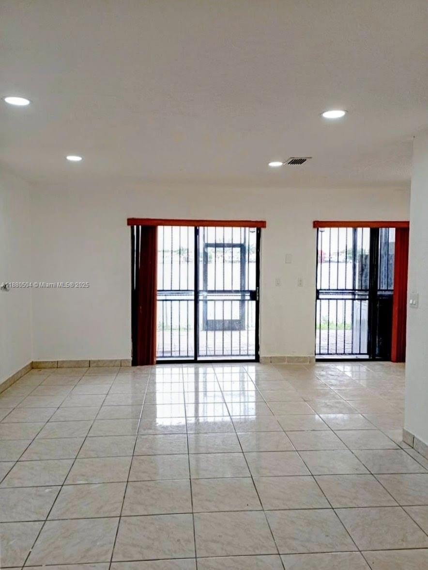 2531 W 60th Pl # 18 Unit: 101-18