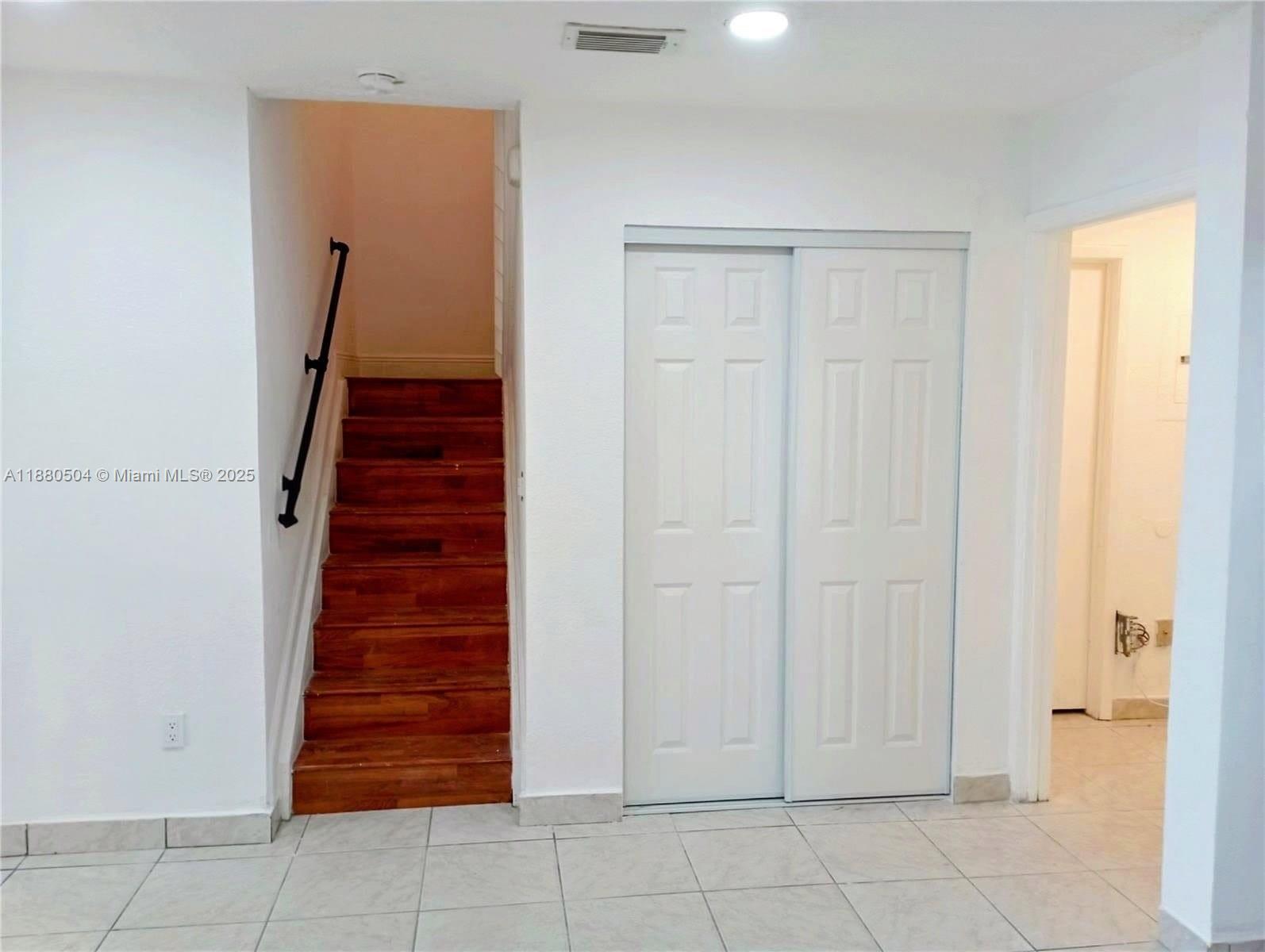 2531 W 60th Pl # 18 Unit: 101-18