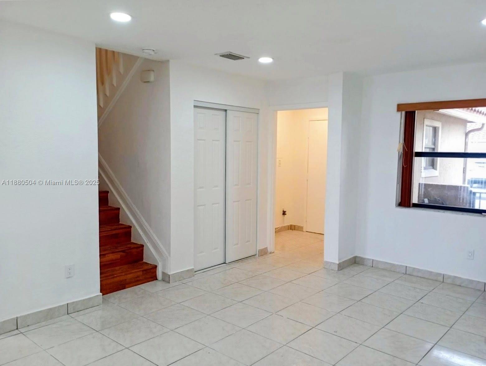 2531 W 60th Pl # 18 Unit: 101-18