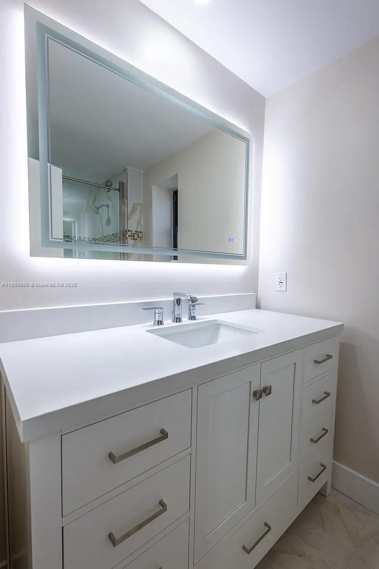 20350 W Country Club Dr # 4 Unit: PH24-4