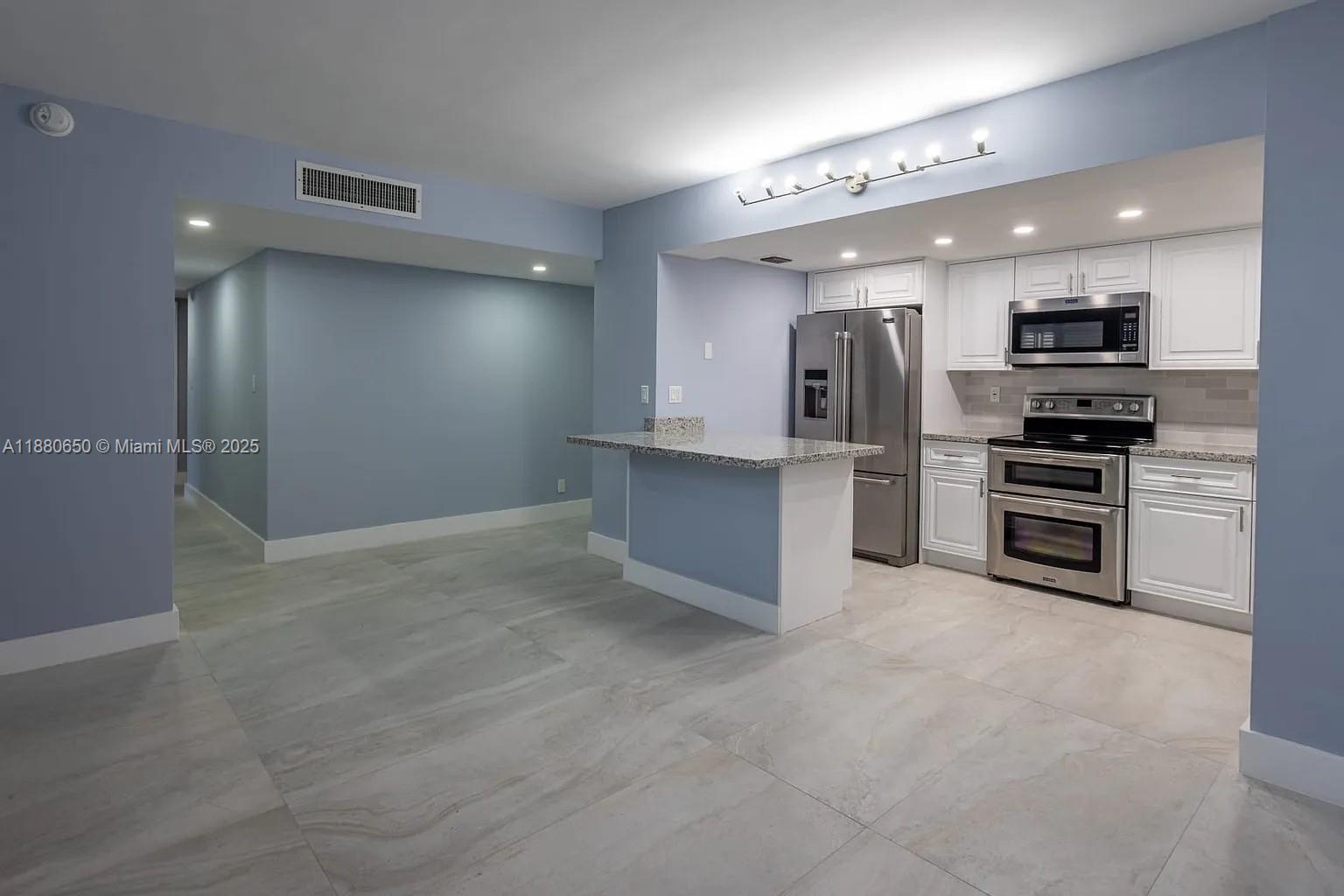 20350 W Country Club Dr # 4 Unit: PH24-4