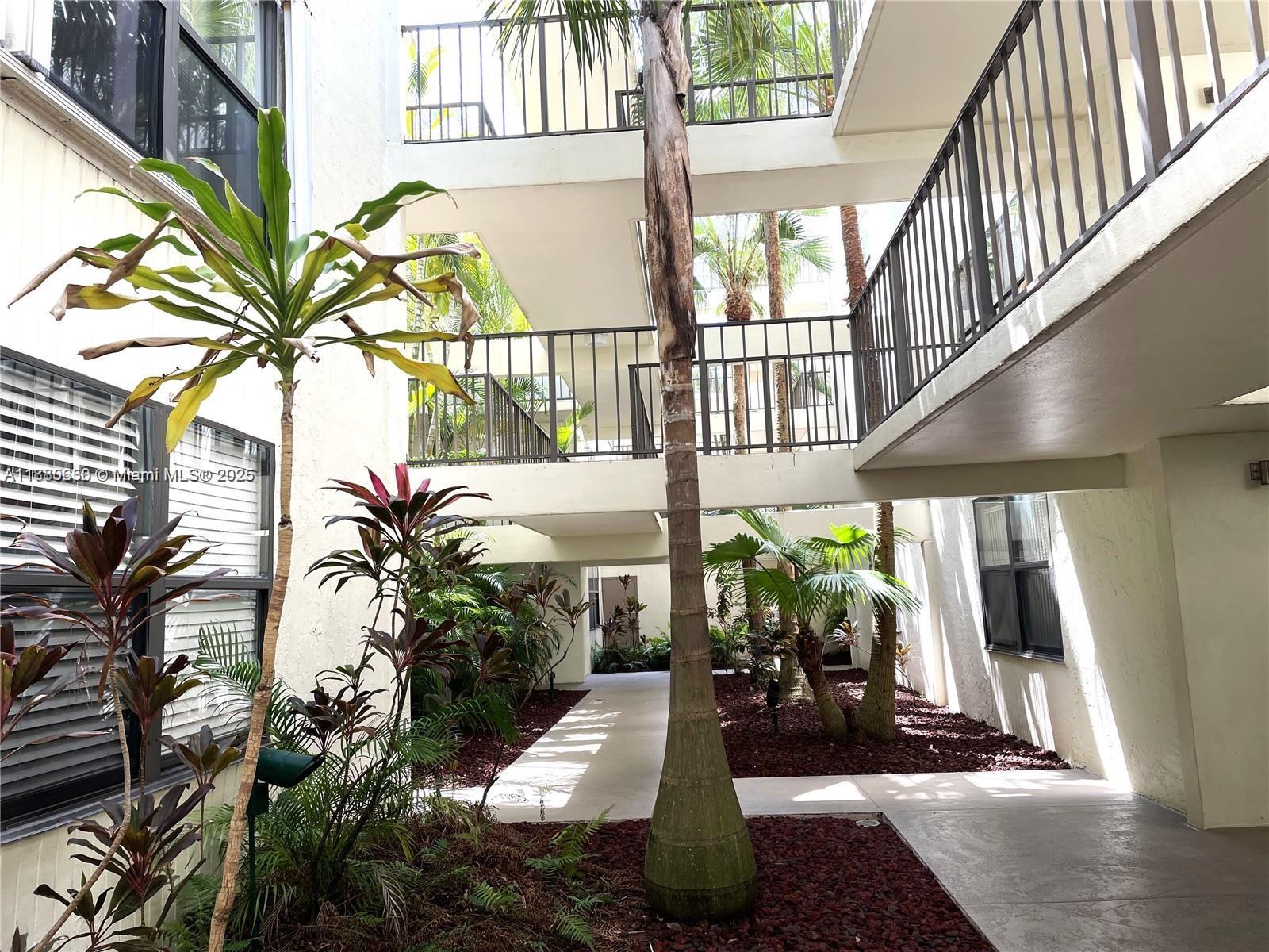 20350 W Country Club Dr # 4 Unit: PH24-4