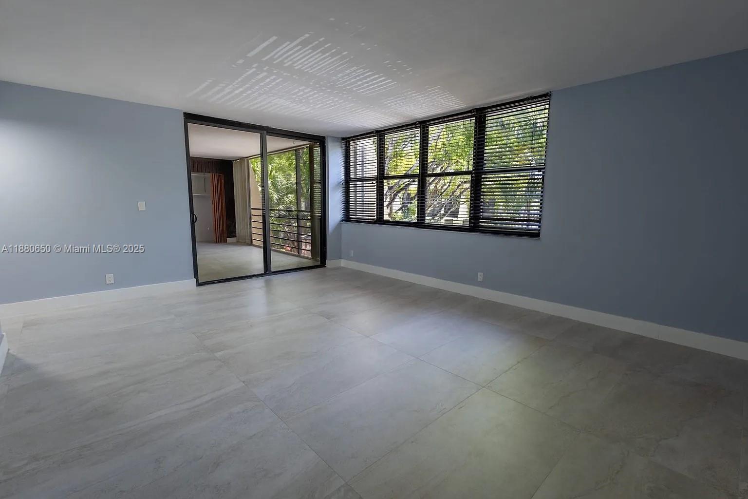 20350 W Country Club Dr # 4 Unit: PH24-4