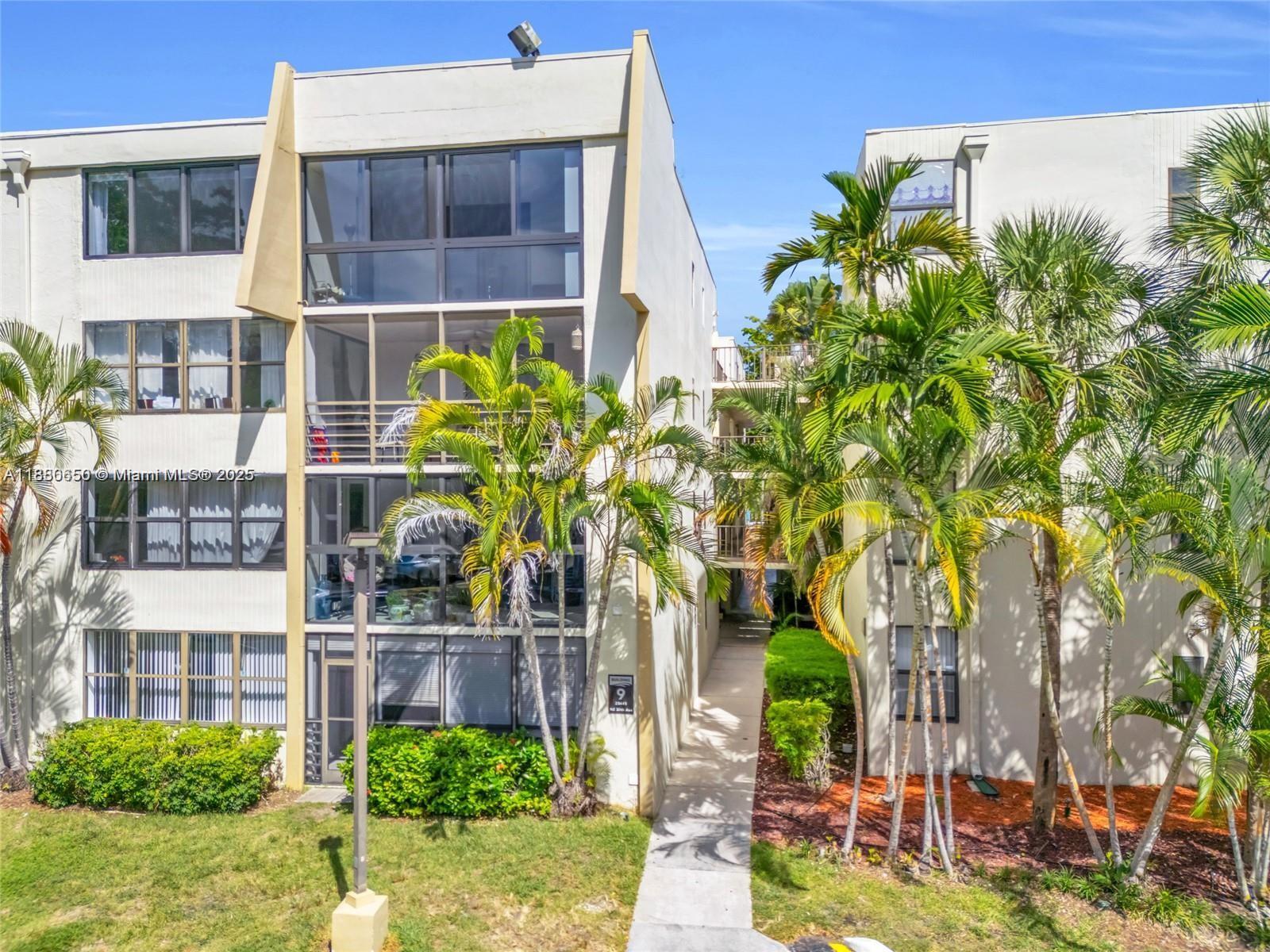 20350 W Country Club Dr # 4 Unit: PH24-4