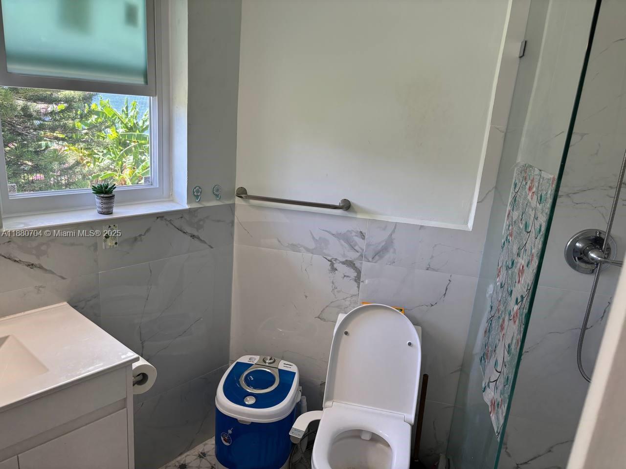 18706 NE 18th Ave # 206