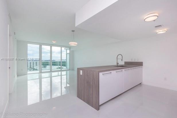 400 Sunny Isles Blvd # 1920