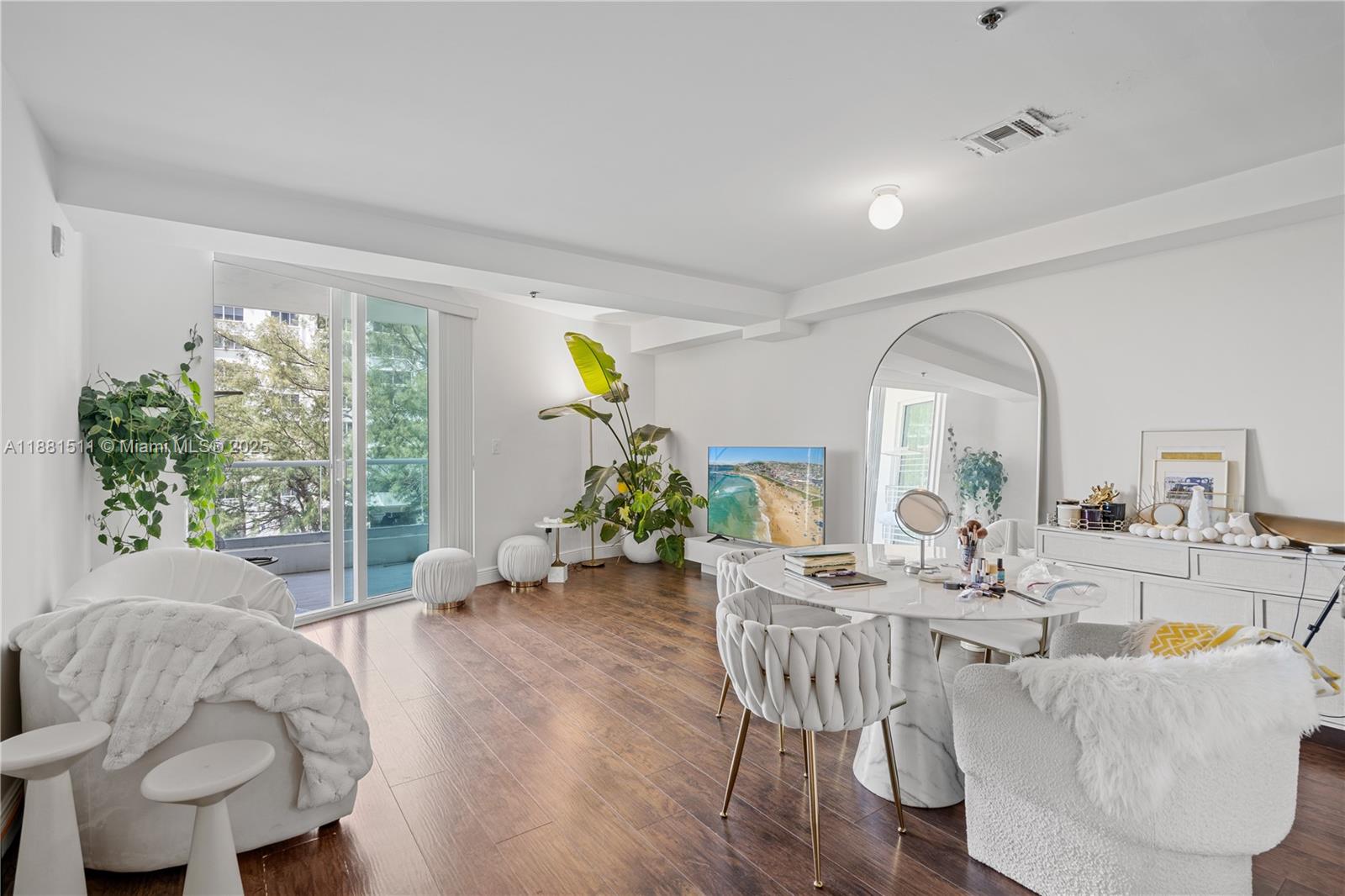 6362 Collins Ave # 404