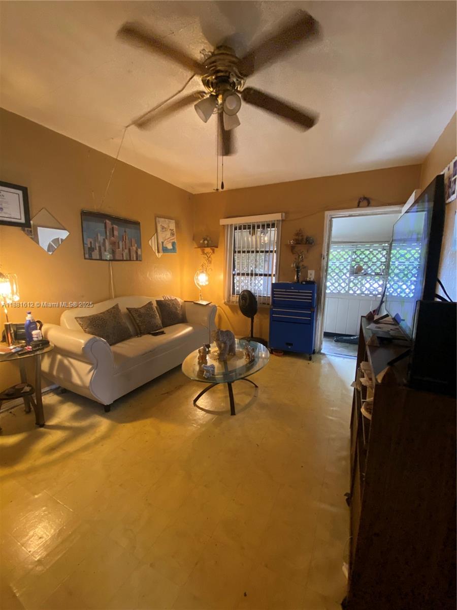 1305 Dunad Ave, Opa-Locka