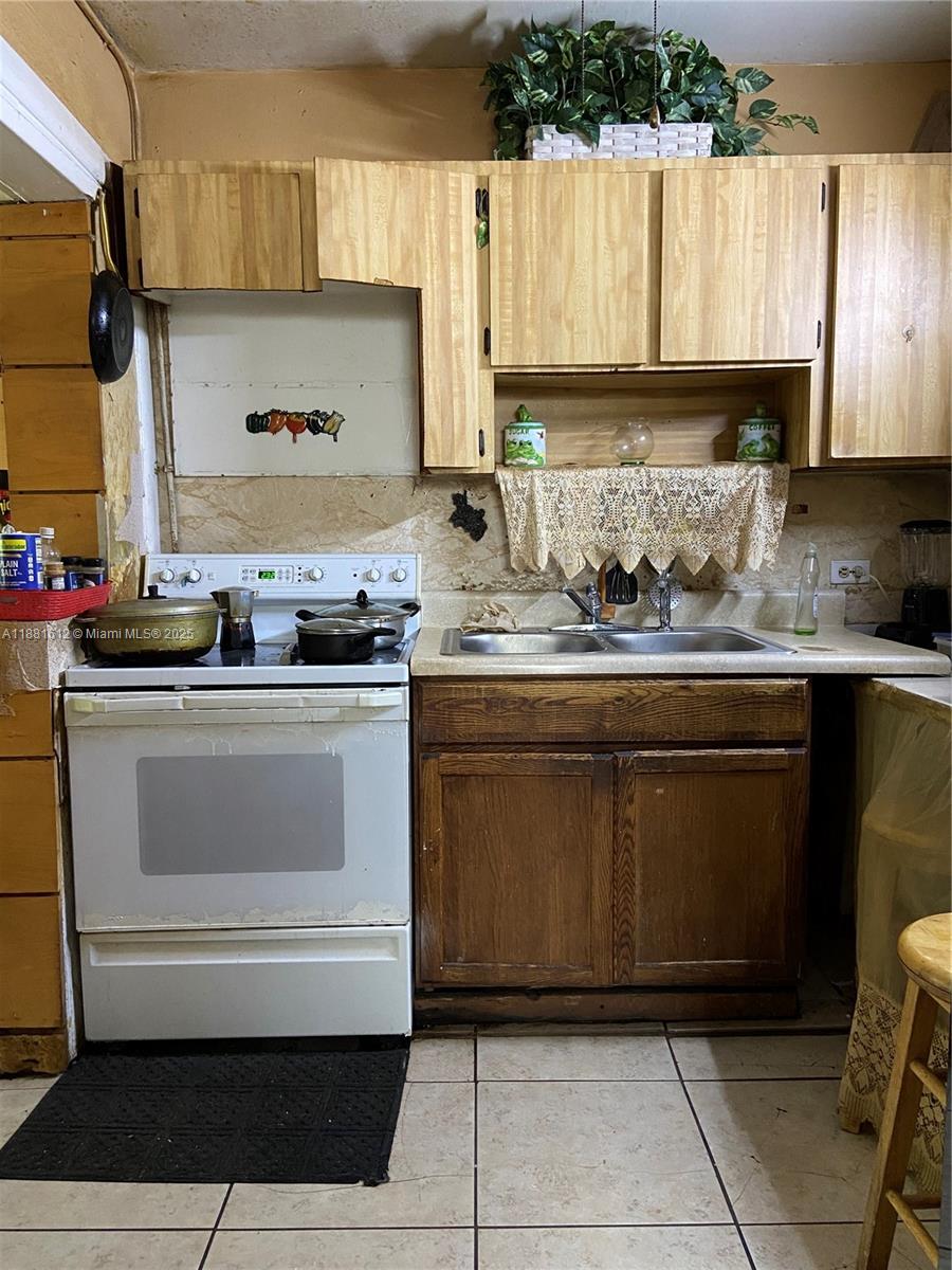 1305 Dunad Ave, Opa-Locka