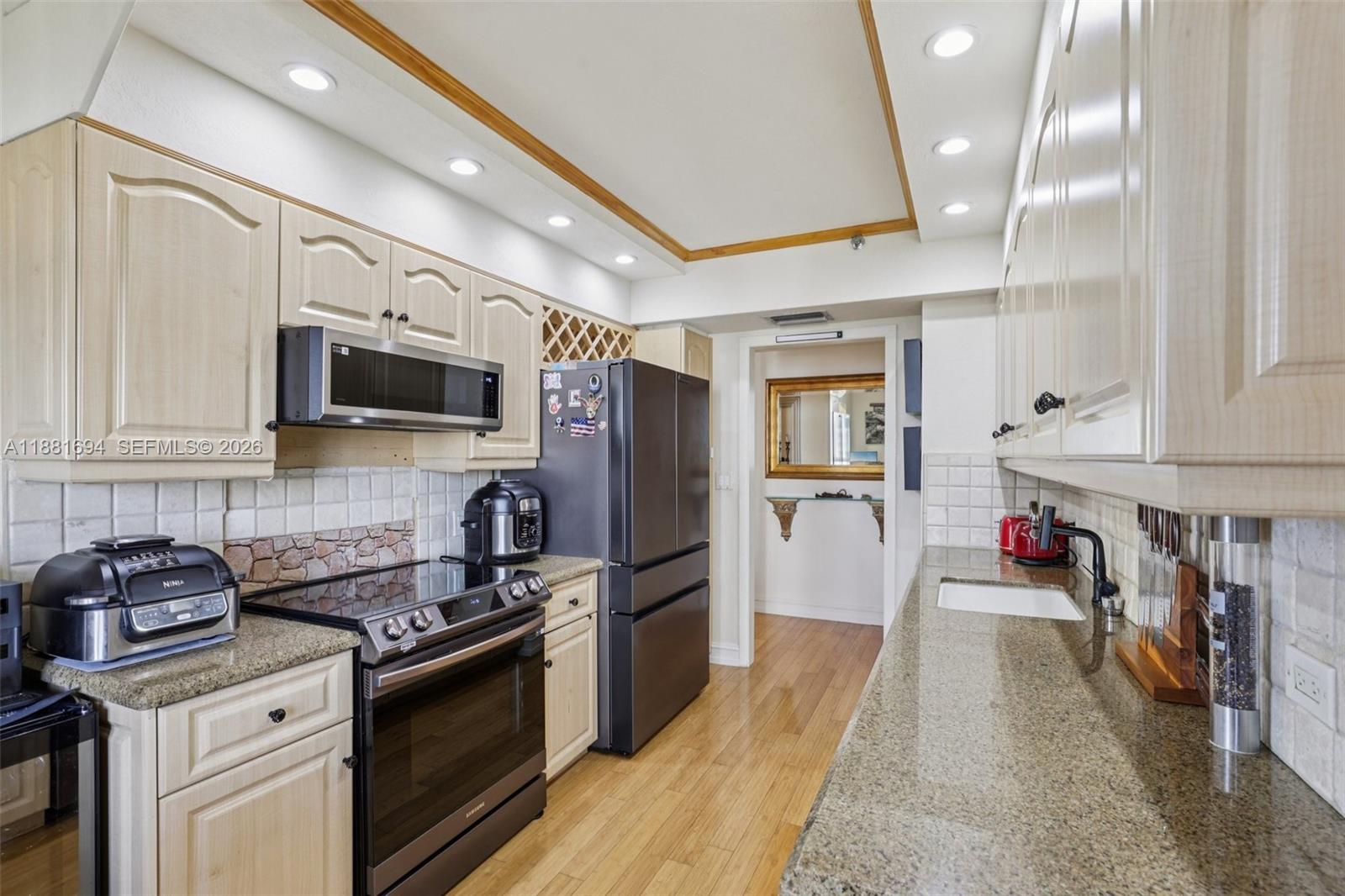 20191 E Country Club Dr # 1102