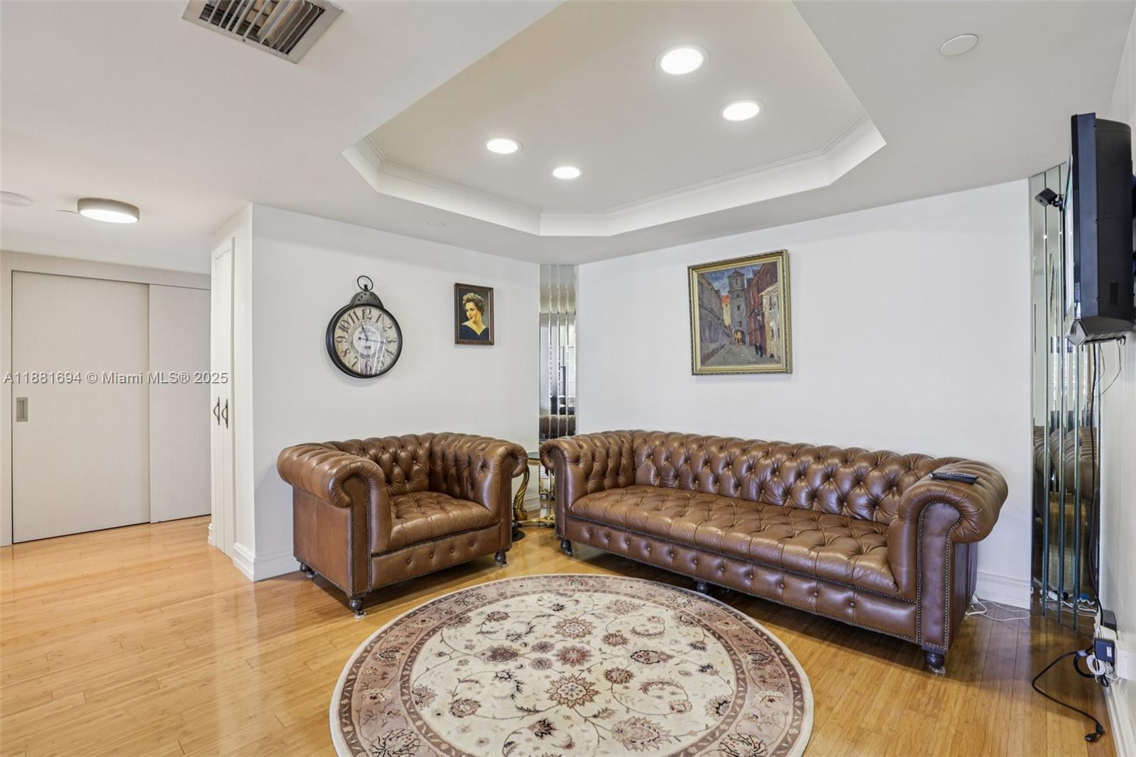 20191 E Country Club Dr # 1102