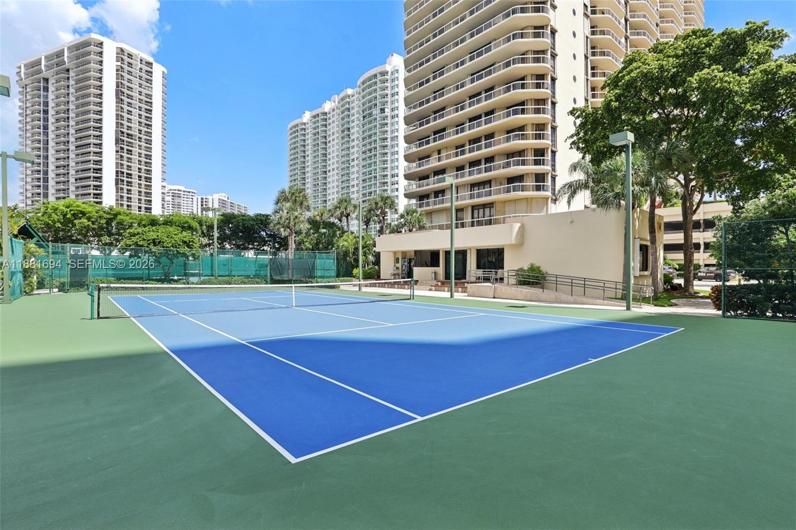 20191 E Country Club Dr # 1102