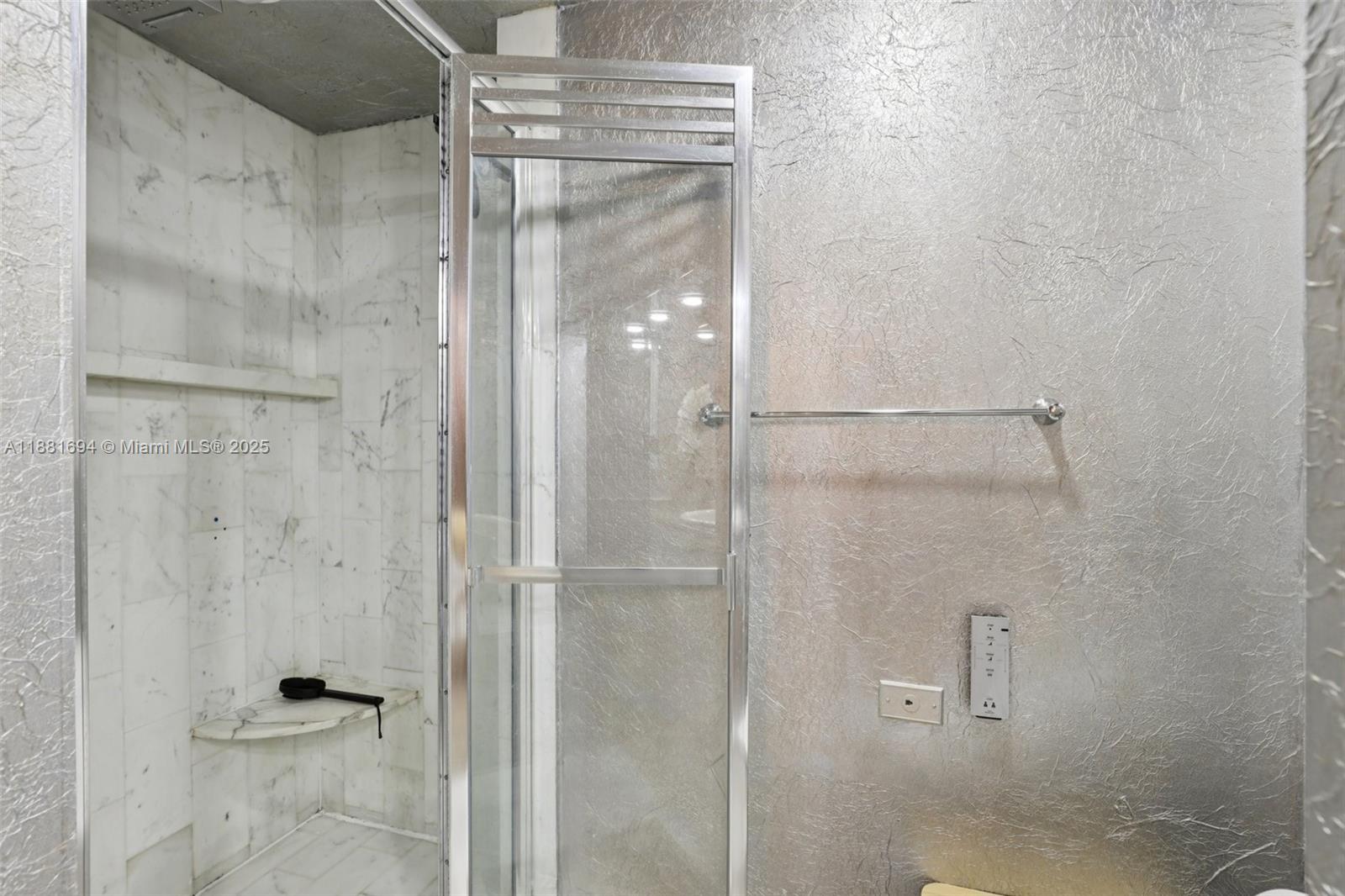 20191 E Country Club Dr # 1102