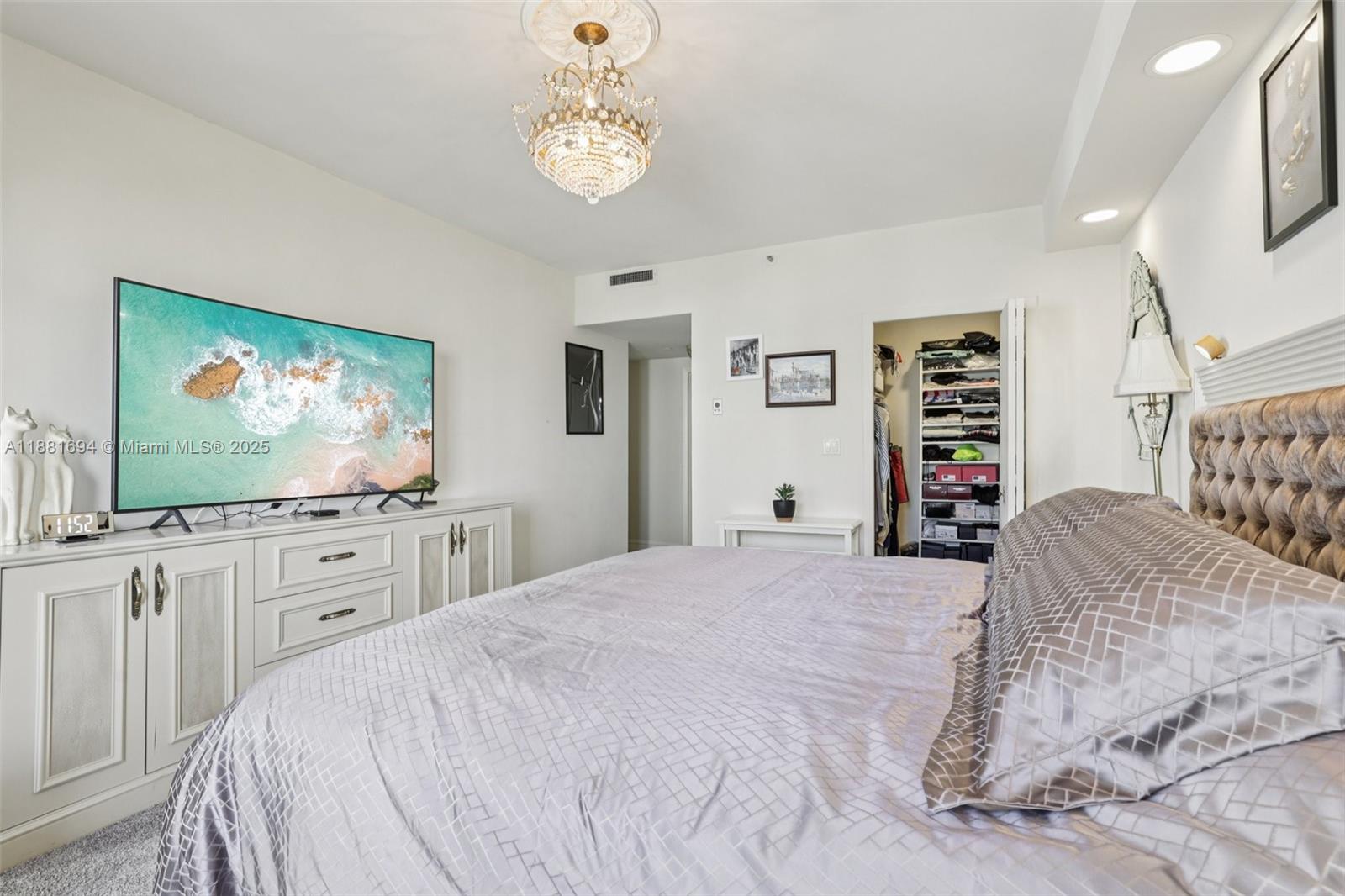 20191 E Country Club Dr # 1102