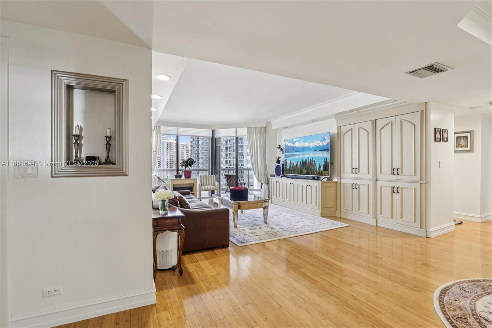 20191 E Country Club Dr # 1102