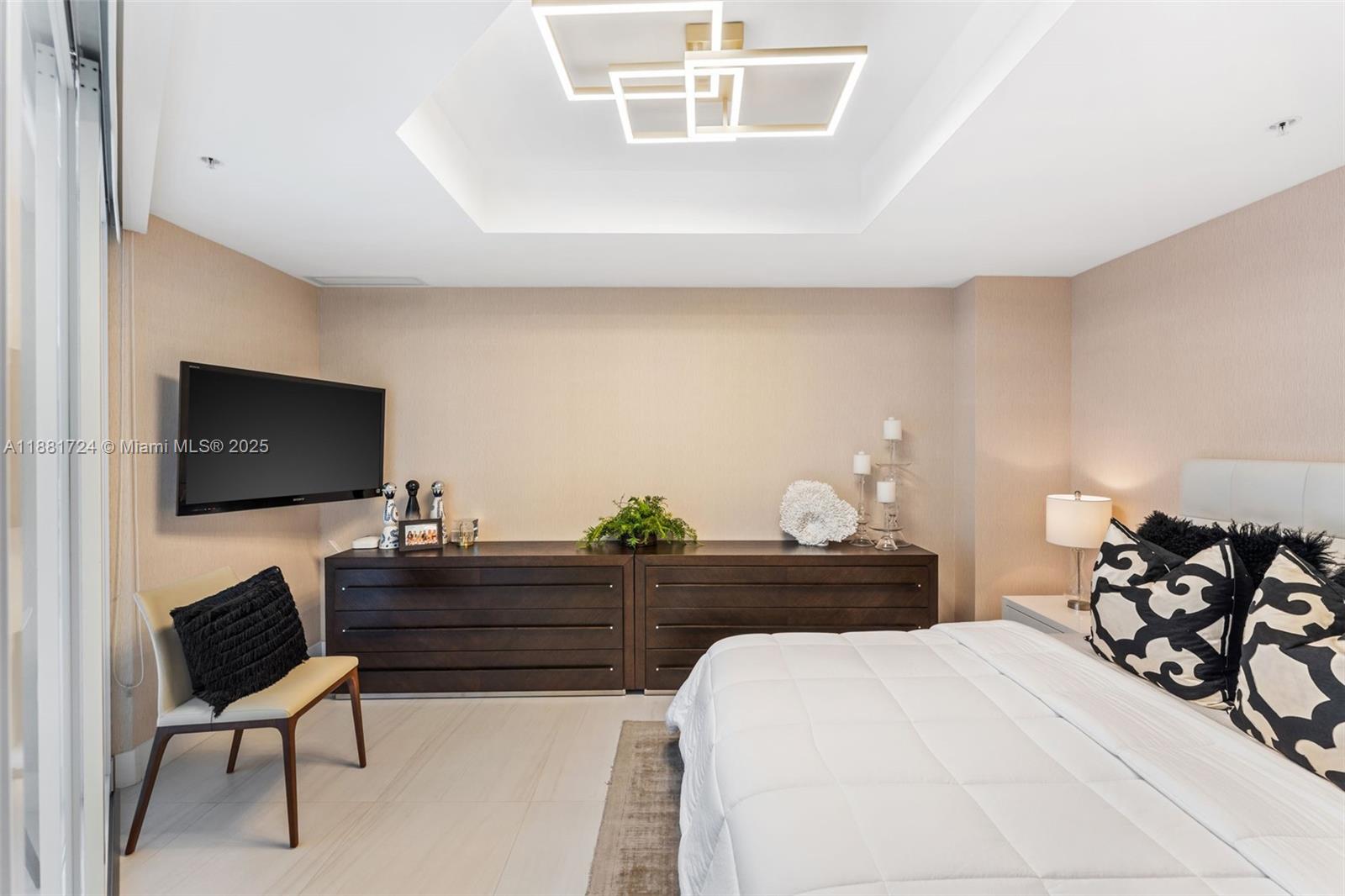 17111 Biscayne Blvd # 2202