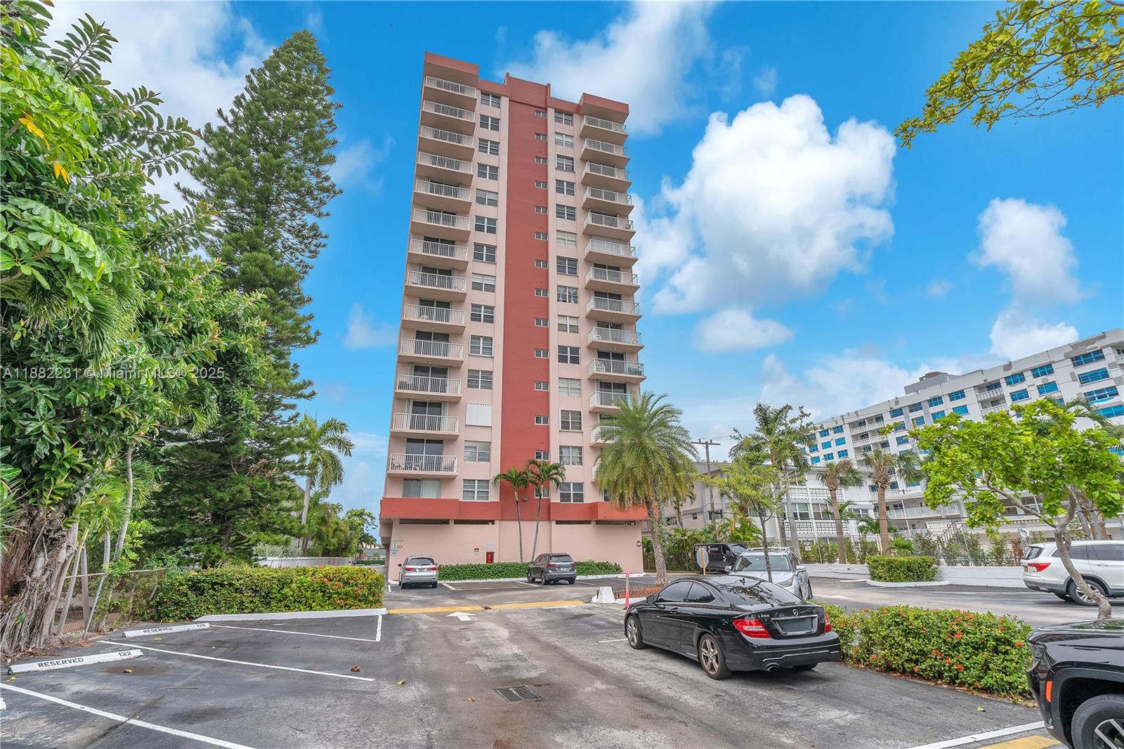 3161 S Ocean Dr # 802