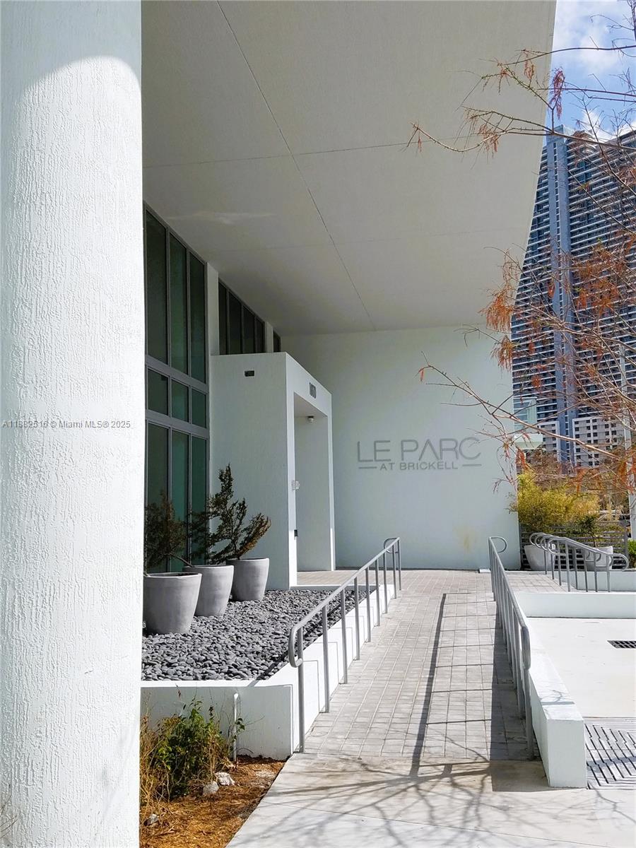 1600 SW 1st Ave # 1106