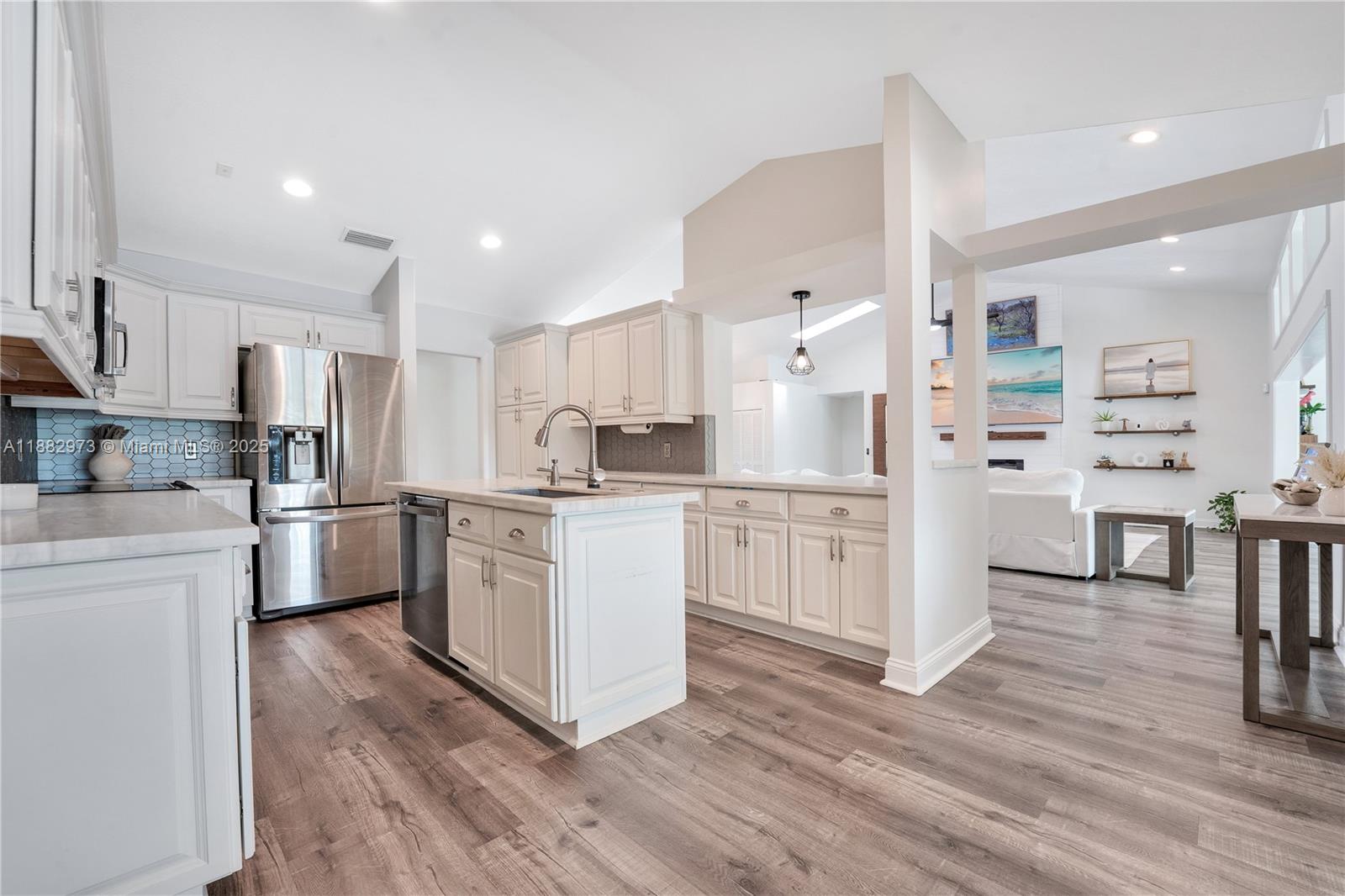 7104 SE Bunker Hill Dr