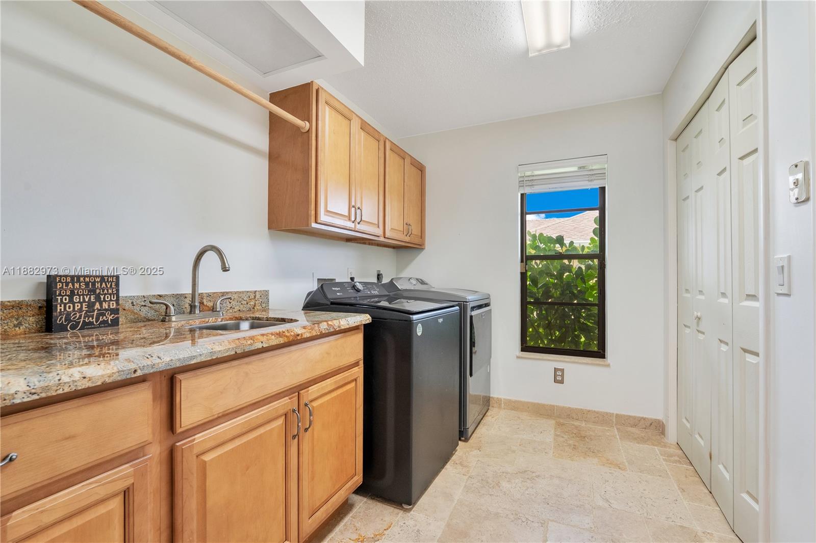 7104 SE Bunker Hill Dr