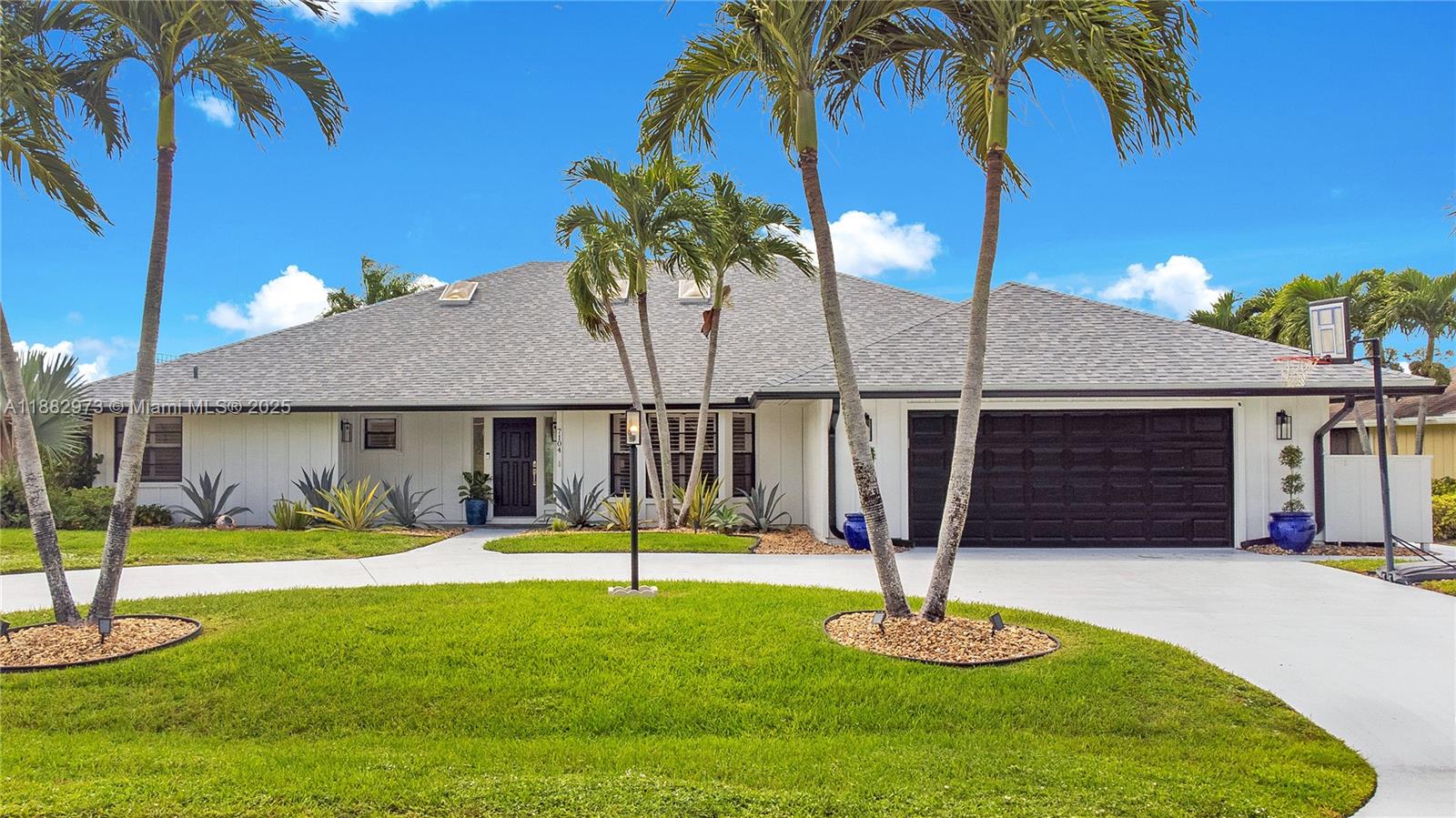 7104 SE Bunker Hill Dr