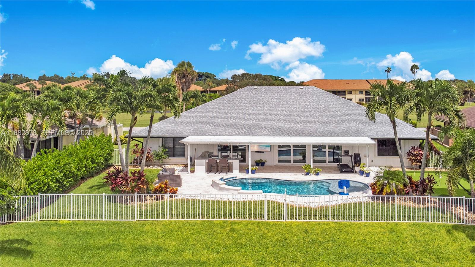 7104 SE Bunker Hill Dr