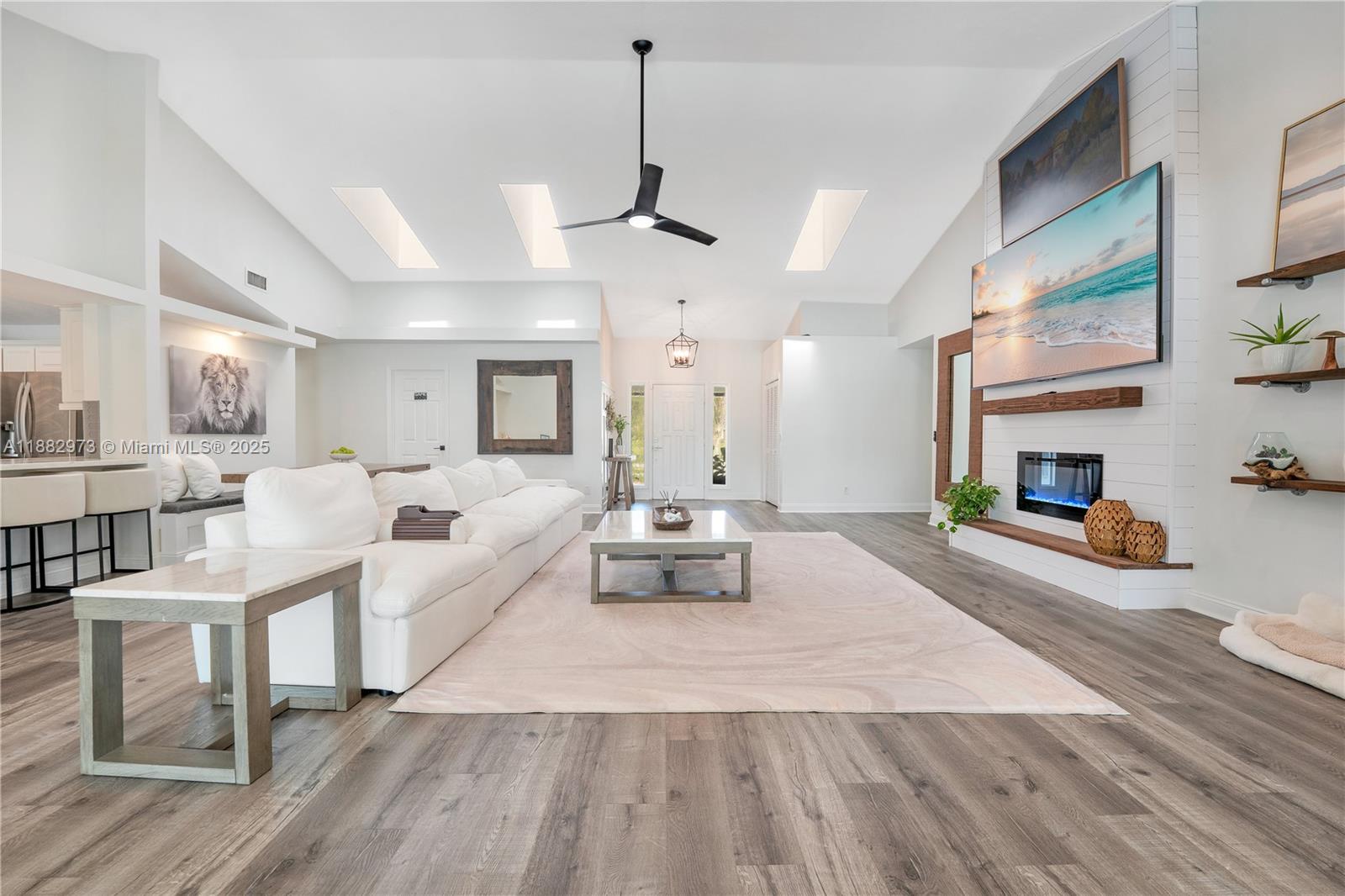 7104 SE Bunker Hill Dr