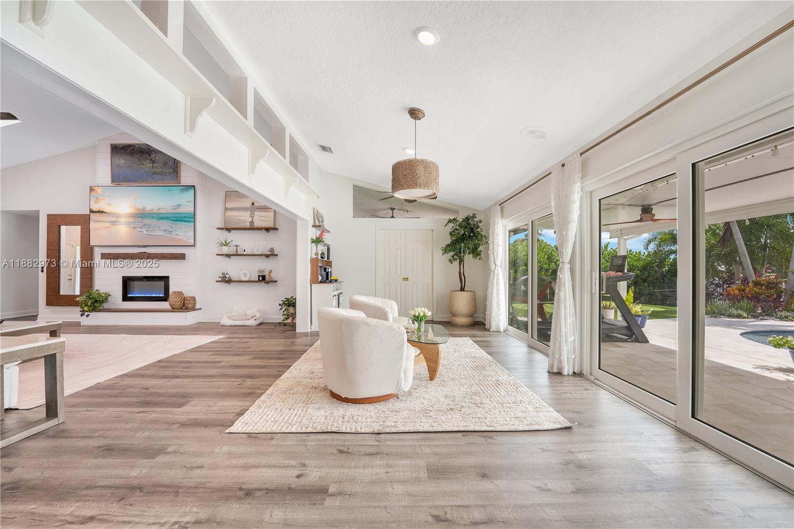 7104 SE Bunker Hill Dr